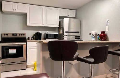 Clearwater Apartment | Charming 1-bedroom apartment with WiFi, AC in wonderful Clearwater
