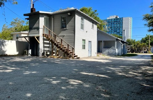 Clearwater Apartment | Charming 1-bedroom apartment with WiFi, AC in wonderful Clearwater