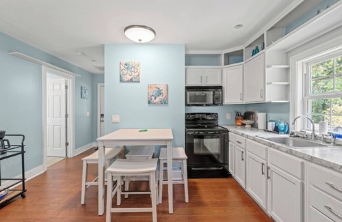 Beaufort Apartment | Charming 1-bedroom apartment with AC and WiFi in lovely Beaufort