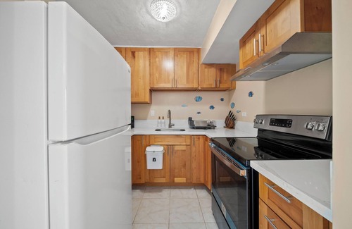 Waikiki Apartment | Charming 1-bedroom apartment in beautiful Honolulu with WiFi, AC