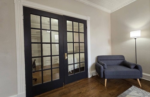 Kingston Apartment | Charming 1-bedroom apartment in lovely Kingston with AC, WiFi