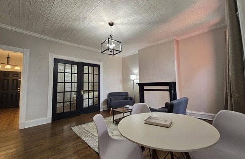 Kingston Apartment | Charming 1-bedroom apartment in lovely Kingston with AC, WiFi