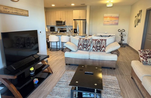 Clodine Apartment | Charming 1-bedroom apartment in terrific Richmond with fitness room, WiFi