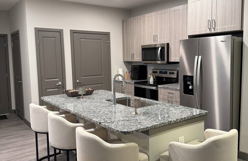 Clodine Apartment | Charming 1-bedroom apartment in terrific Richmond with fitness room, WiFi