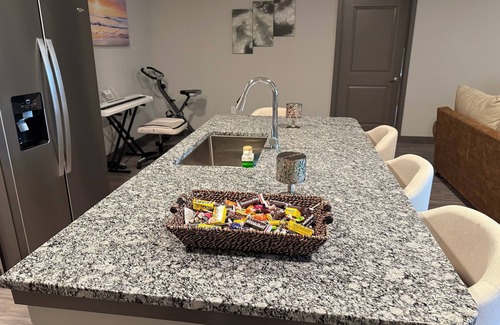 Clodine Apartment | Charming 1-bedroom apartment in terrific Richmond with fitness room, WiFi
