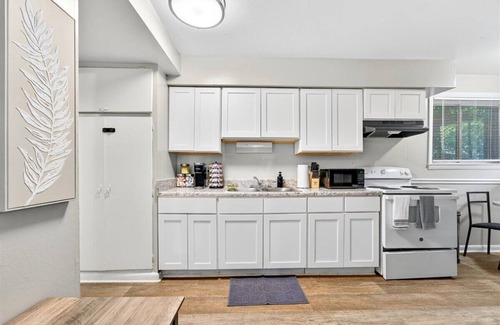 Durham Apartment | Charming 1-Bedroom Apartment in the Heart of Durham - Walk to Duke!