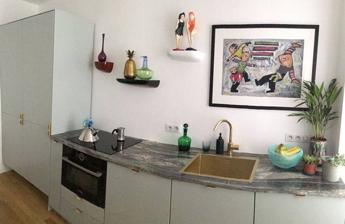Combat Apartment | Charming 1-Bedroom Apartment for Short-Term Rent in Paris 11th
