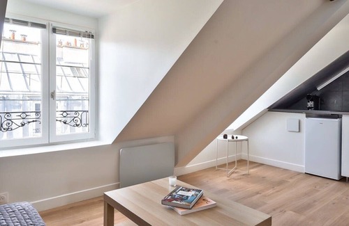 Quartier de la Porte-Saint-Denis Apartment | Charming 1 Bedroom Apt in the Heart of Paris (6)