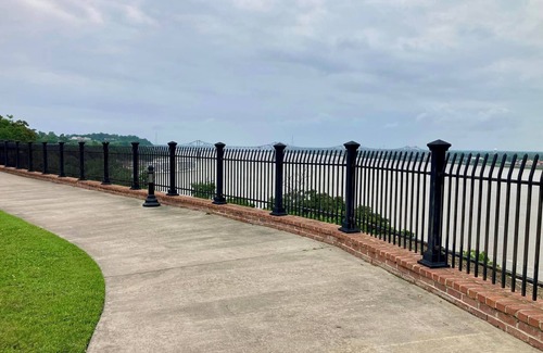 Natchez Cottage | Charming 1-bedroom cottage duplex across from the MS River bluff!