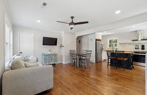 Sunset Park House | Charming 1-bedroom house in Wilmington 5 Minutes From Downtown, 20 to the beach