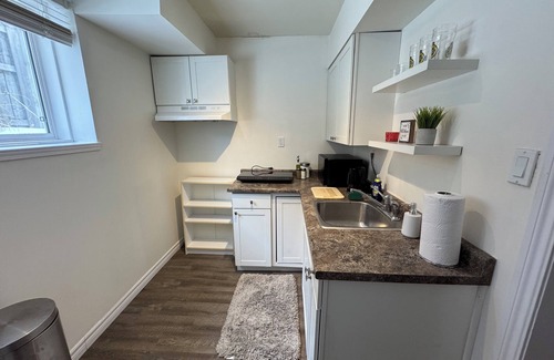 Lakeview House | Charming 1-bedroom home near Lakeview Park & Beach