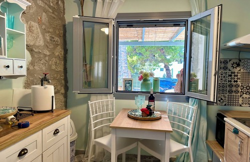 Atsitsa House | Charming 1-bedroom house with AC, WiFi in pleasant Atsitsa