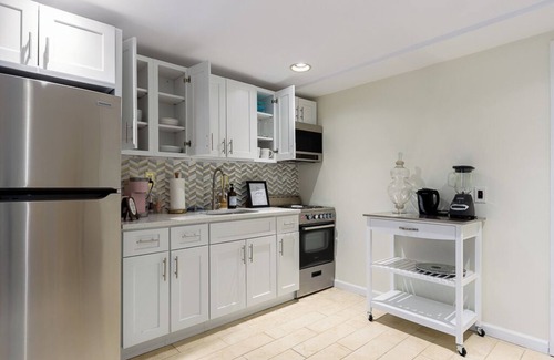 Baldwin Harbor House | Charming 1-bedroom house in Baldwin by the Water