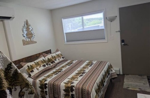 Canaan Hotel | Charming 1-bedroom motel room#2 with AC, WiFi in fabulous Canaan