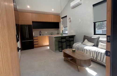 Woodland Hills House | Charming 1-bedroom house in wonderful Los Angeles with WiFi, AC