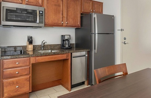 Palm Desert Villa | Charming 1-bedroom villa in superb Palm Desert with AC, fitness room, pools