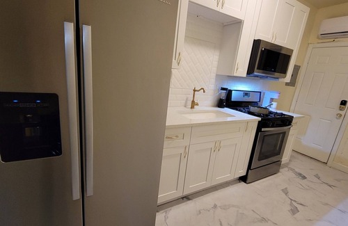 Woodlawn Lake Apartment | Charming 1-bedroom apartment, WiFi, AC, 5 minutes to Downtown San Antonio
