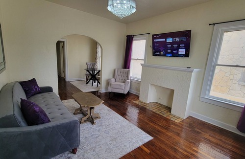Woodlawn Lake Apartment | Charming 1-bedroom apartment, WiFi, AC, 5 minutes to Downtown San Antonio