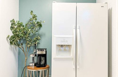 Agua Dulce House | Charming 1 BR Poolside Retreat - Lou2-Bur