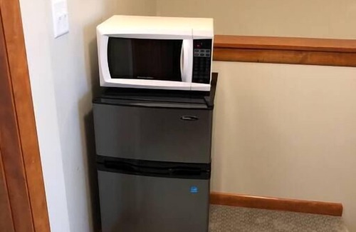 Cedar House | Charming 1 King BR near Leland