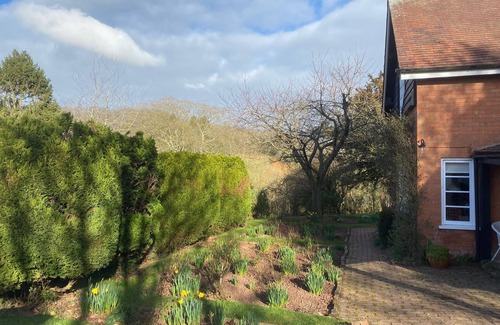 Ledbury Cottage | Charming 16th Century Country House in Bosbury