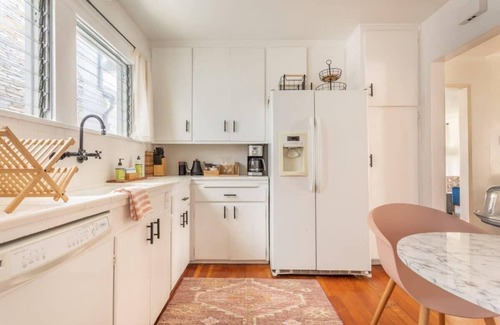 Hermosa Beach House | Charming 1920s Hermosa Bungalow Steps from The Strand