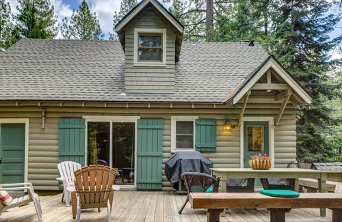 Sunnyside Cottage | Charming 1930's cottage on the lake side of Highway 89 in Sunnyside, Lake Tahoe