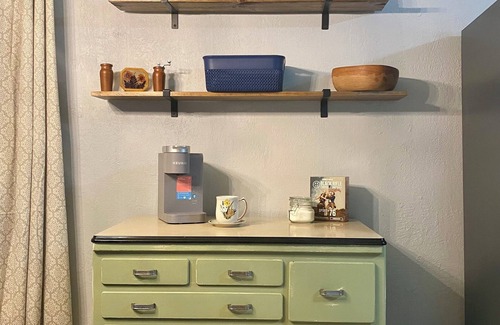 Bakersville Cottage | Charming 1940s Cottage nUpdated-Creek Front-Fire Pit