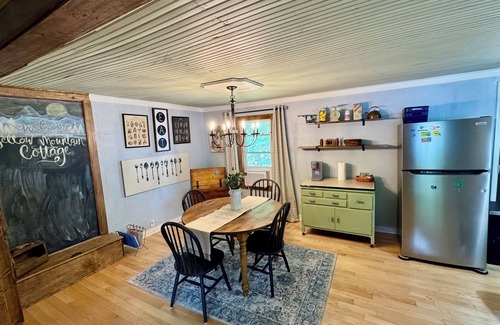 Bakersville Cottage | Charming 1940s Cottage nUpdated-Creek Front-Fire Pit
