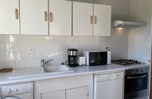 Trevol Cottage | Charming 19th Century Hunting Lodge: 4BR, Garden, Near Château, WiFi, Pet-Friendly
