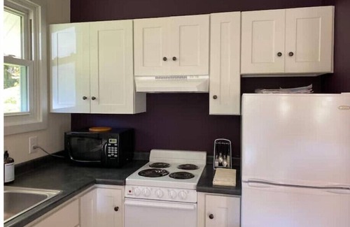 Westford Cottage | Charming 1BR Cottage-near the Vermont you love