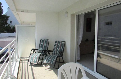 Etel Apartment | Charming 1BR in Étel with terrace, parking, beach nearby