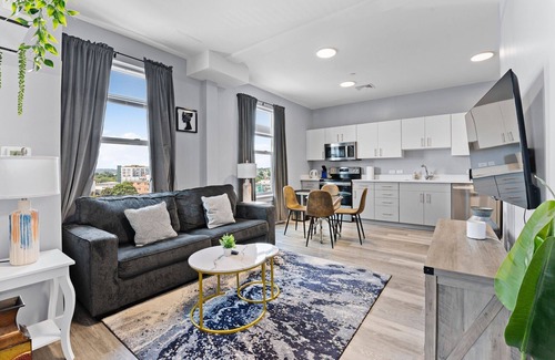 Everett Apartment | Charming 1BR Near Encore 8783