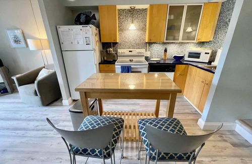 Country Club Estates Condo | Charming 1BR Rehoboth Condo w/Elevator, Parking&Beach Access – Perfect Getaway!