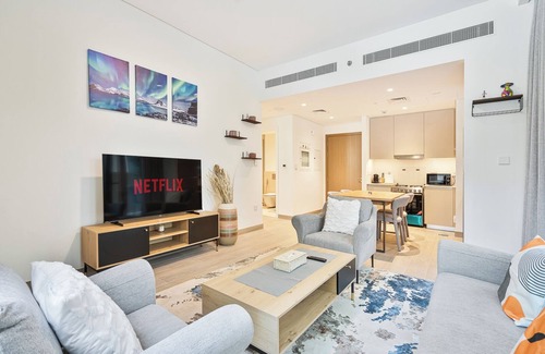 Dubai Apartment | Charming 1BR w/Airy Terrace + Pool & Gym Access