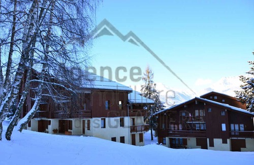 Montchavin Apartment | Charming 2/3-room renovated apartment for 5, close to slopes and shops, free parking