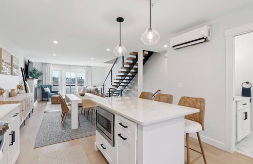 Scarborough Condo | Charming 2-bedroom condo across the street from the shores of Old Orchard Beach