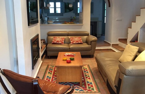 Gaucin House | Charming 2 bed 2 bath house with stunning views and plunge pool (10x8x5)