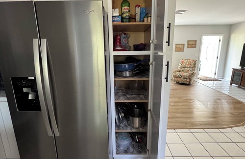South Venice House | Charming 2-bed 2-bath house with NEW POOL and WiFi, AC in beautiful Venice FL