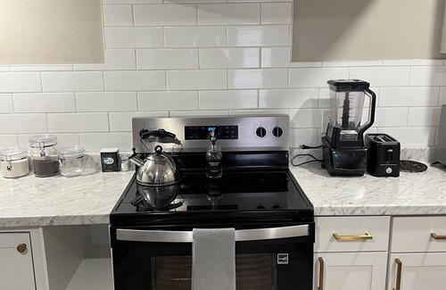Winston - Salem Apartment | Charming 2-bed, 2 full bath studio with WiFi, AC in Ardmore