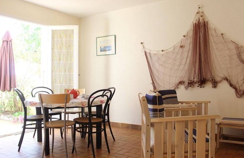 Port-la-Nouvelle House | Charming 2-Bedroom Beach House with Terrace & Parking, Steps from the Beach