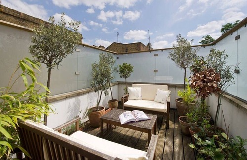 Addison Apartment | Charming 2-Bed in Shepherds Bush