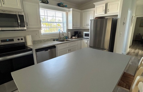 Fort Myers Beach House | Charming 2-bedroom mobile home with WiFi, AC in lovely Fort Myers Beach