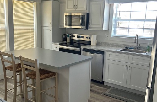 Fort Myers Beach House | Charming 2-bedroom mobile home with WiFi, AC in lovely Fort Myers Beach