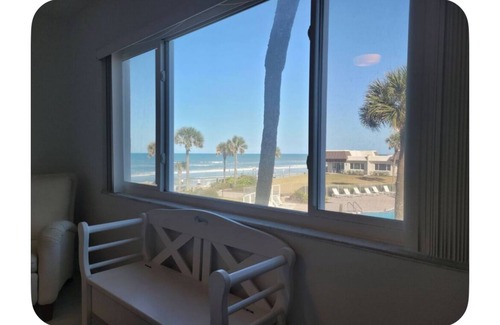 New Smyrna Beach Condo | Charming 2-bedroom condo in Enchanting New Smyrna Beach with AC