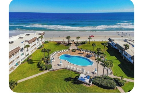New Smyrna Beach Condo | Charming 2-bedroom condo in Enchanting New Smyrna Beach with AC
