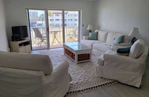 New Smyrna Beach Condo | Charming 2-bedroom condo in Enchanting New Smyrna Beach with AC