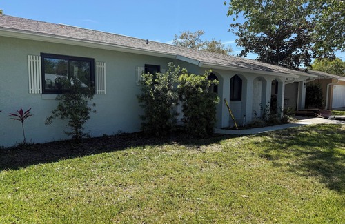 New Smyrna Beach House | Charming 2-bedroom house with AC in New Smyrna Beach