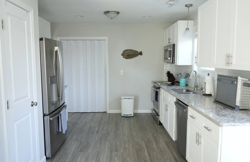 North Carolina Coast Cottage | Charming 2-bedroom cottage on one level in delightful Carolina Beach