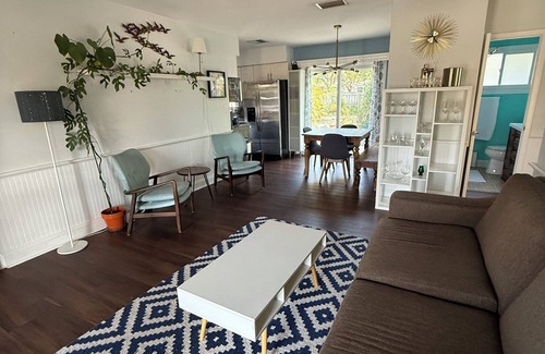 St. Petersburg - Clearwater House | Charming 2-bedroom house in peaceful St. Petersburg with AC, Bonus Room